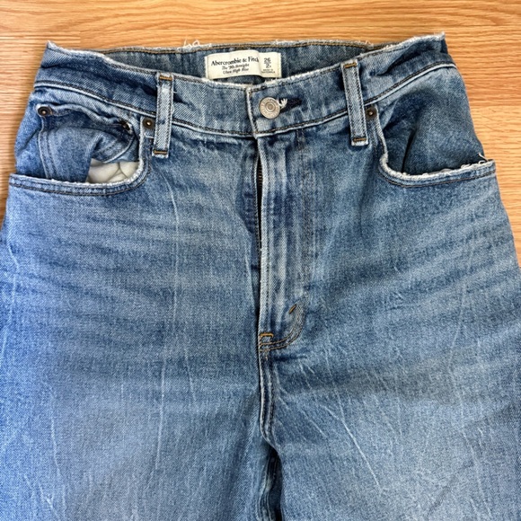 Abercrombie & Fitch The 90s Straight Ultra High Rise Jeans Size 2 Regular - Picture 4 of 8